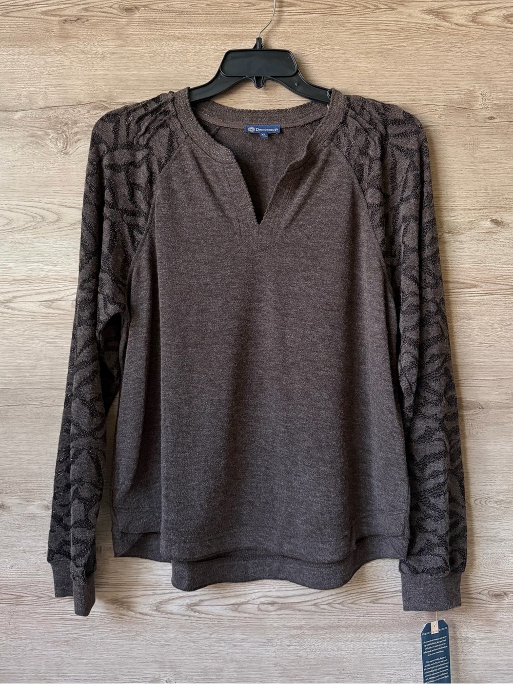 Democracy XL Heather Espresso Mixed Media Lace Sleeve Top NWT - Picture 2 of 16